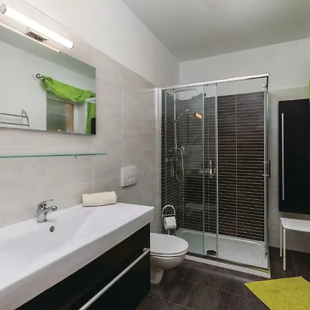 Four Bedroom Holiday In Koromacno