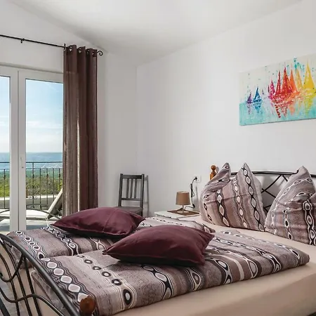 Holiday home Four Bedroom Holiday In Koromacno *