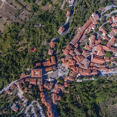 Four Bedroom Holiday In Koromacno Holiday home *
